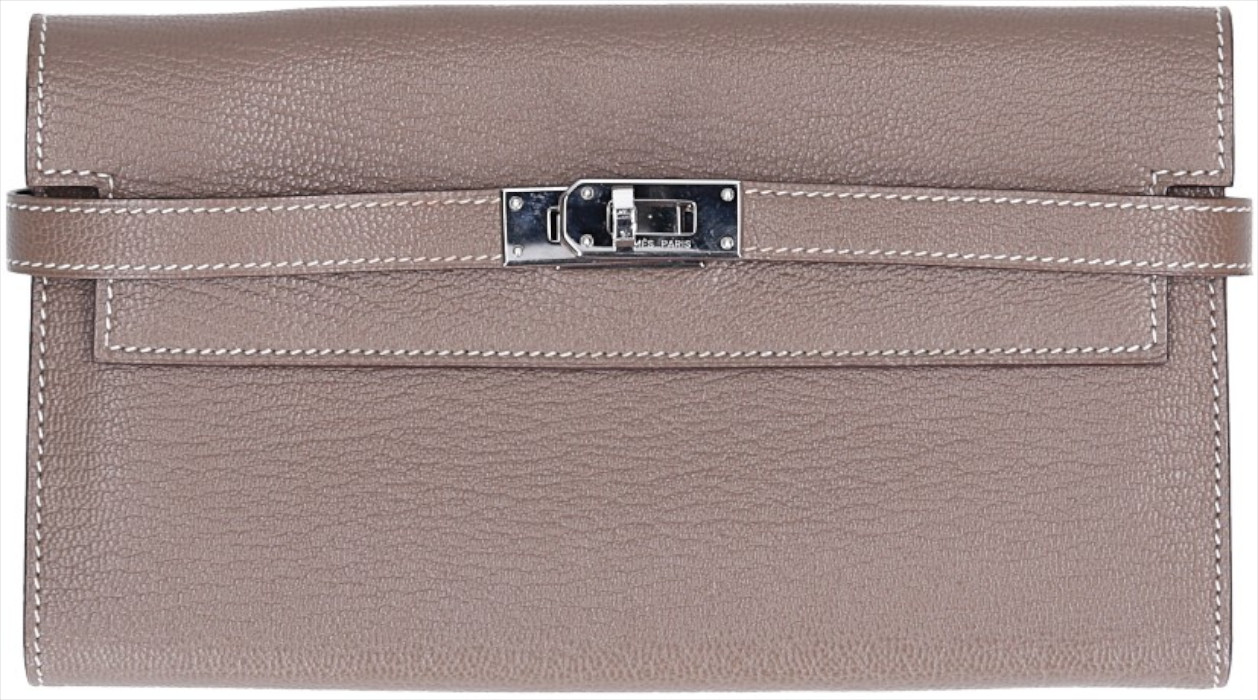 HERMÈS BRIEFTASCHE KELLY CLASSIQUE AUS CHEVRE MYSORE IN ETOUPE MIT PHW