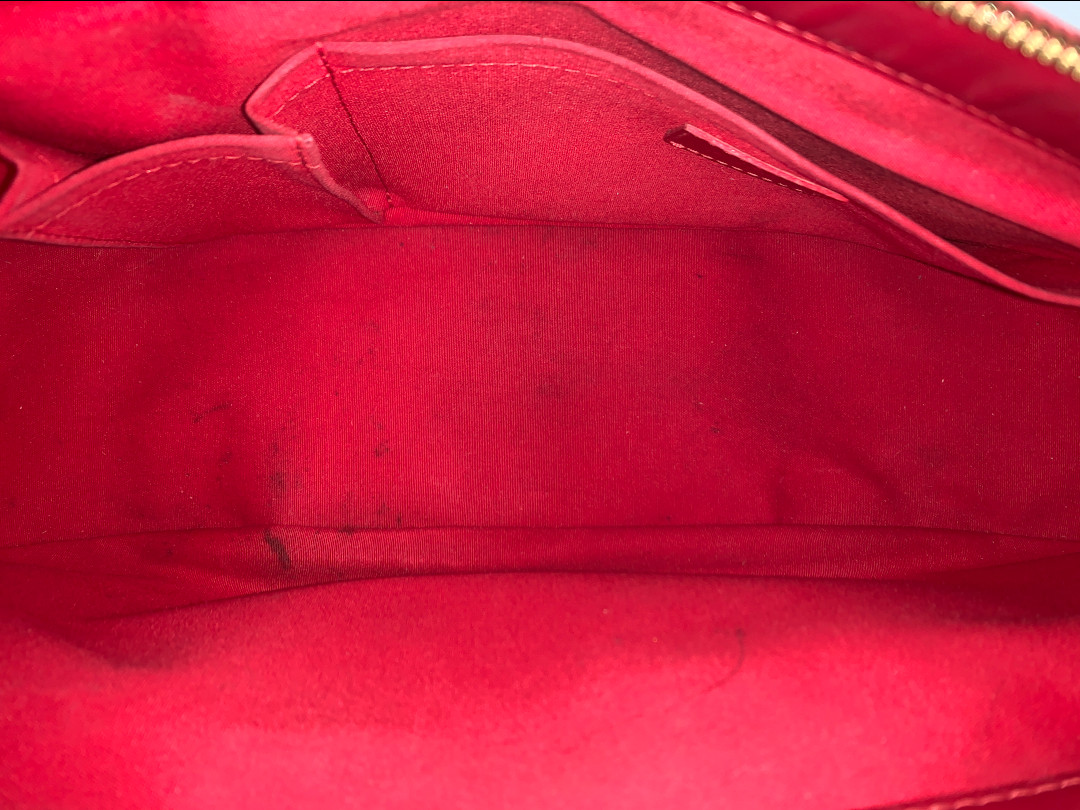 LOUIS VUITTON DHANURA MM HENKELTASCHE AUS EPI LEDER IN ROUGE (M5910E)