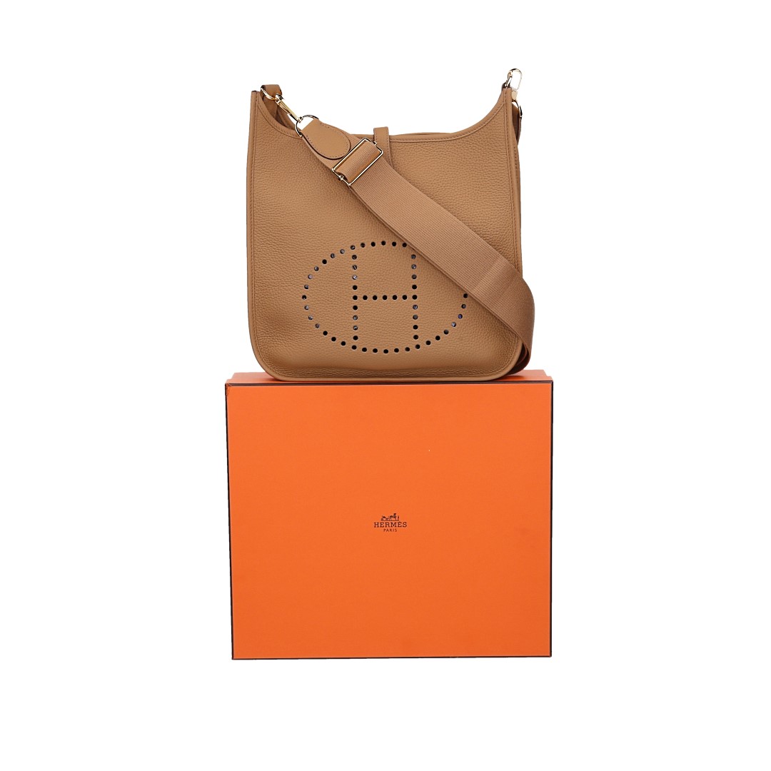 HERMÈS ÉVELYNE III 29 HANDTASCHE AUS TAURILLON CLEMENCE LEDER IN BISCUIT MIT GHW