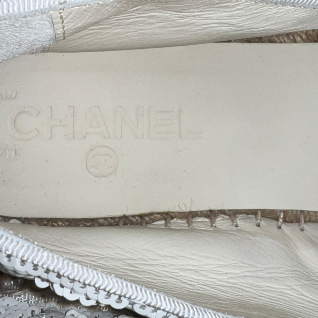 48703-Chanel-Spadrilles-Weiss_2D_0013 CHANEL ESPADRILLES MIT PAILETTEN IN WEISS GR. 40 (Z G29762)