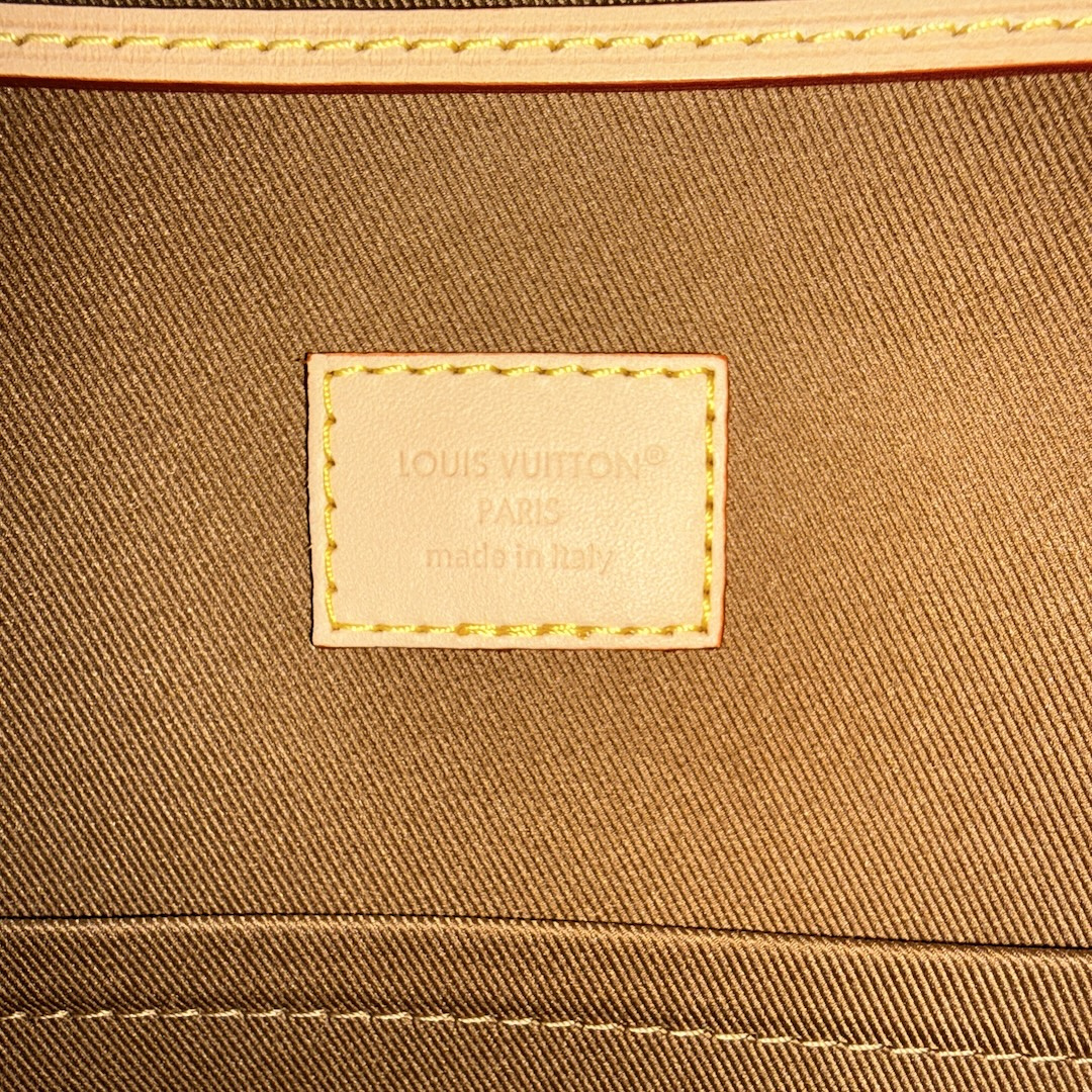 LOUIS VUITTON MONTSOURIS MM RUCKSACK AUS MONOGRAM CANVAS (M11197)