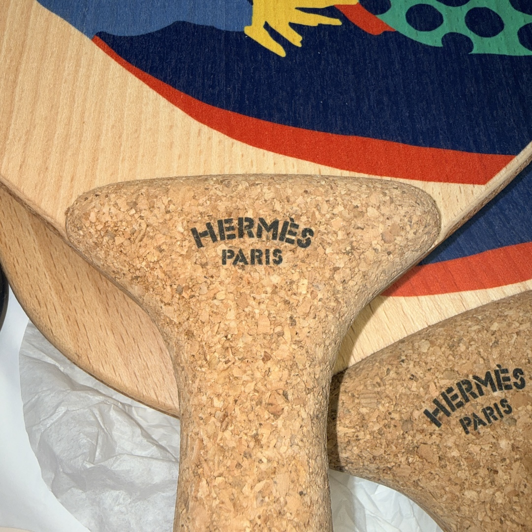 HERMÈS RAQUETTES DE PLAGE SET AUS 2 BEACHBALL-SCHLÄGERN 'UNDER THE WAVES'
