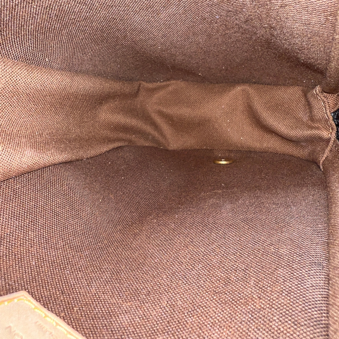 47269_Louis-Vuitton_Umh-ngetasche_Monogram_2D_0017