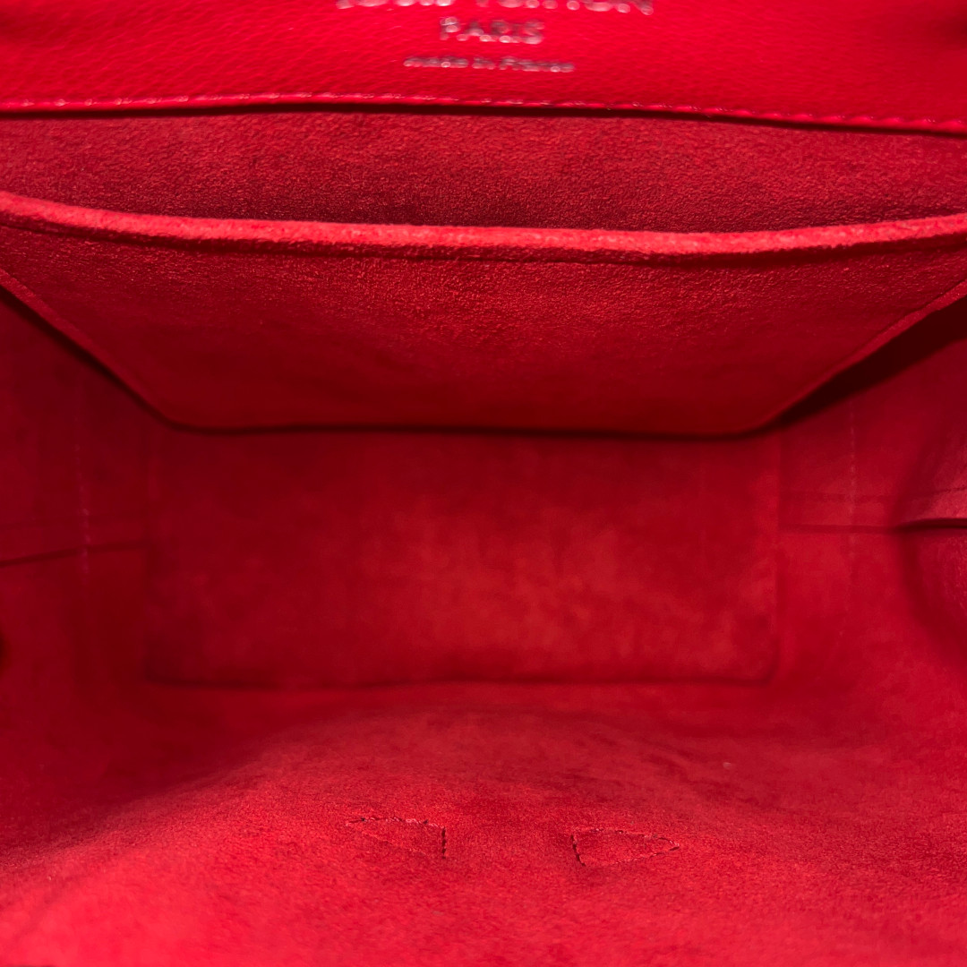 47568-Louis-Vuitton-Backpack_2D_0021 LOUIS VUITTON LOCKME BACKPACK RUCKSACK AUS TAURILLON LEDER IN RUBIS (M41814)