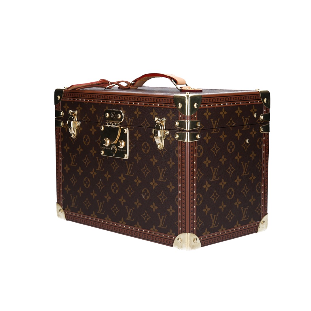 LOUIS VUITTON BOÎTE PHARMACIE VANITY-CASE AUS MONOGRAM CANVAS IN VUITTONITE (M21826)