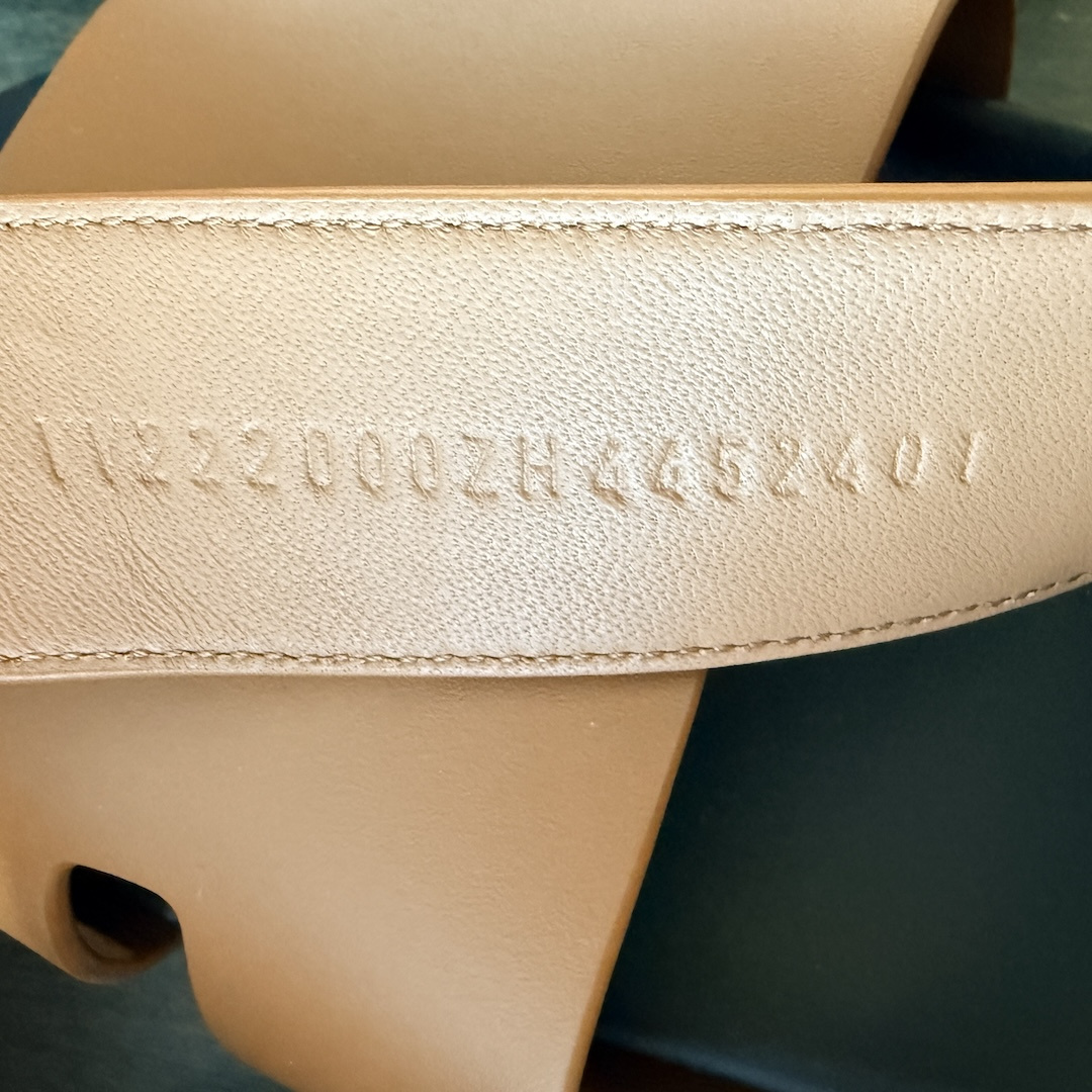 HERMÈS SANDALE 'CHYPRE' AUS KALBSLEDER IN NATUREL IN GR. 44,5