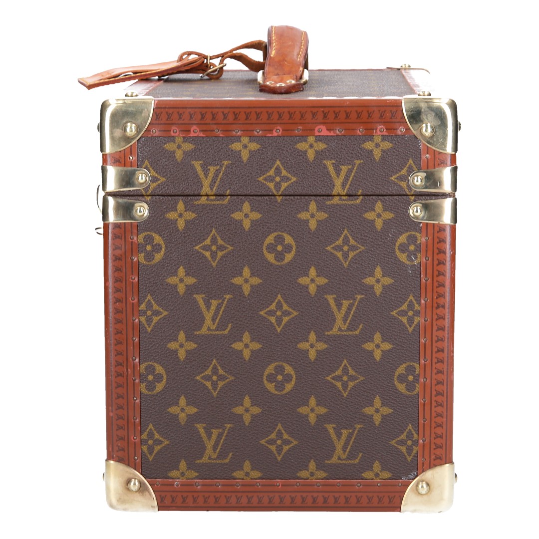 LOUIS VUITTON BOÎTE PHARMACIE VANITY-CASE AUS MONOGRAM CANVAS IN VUITTONITE (M21826)