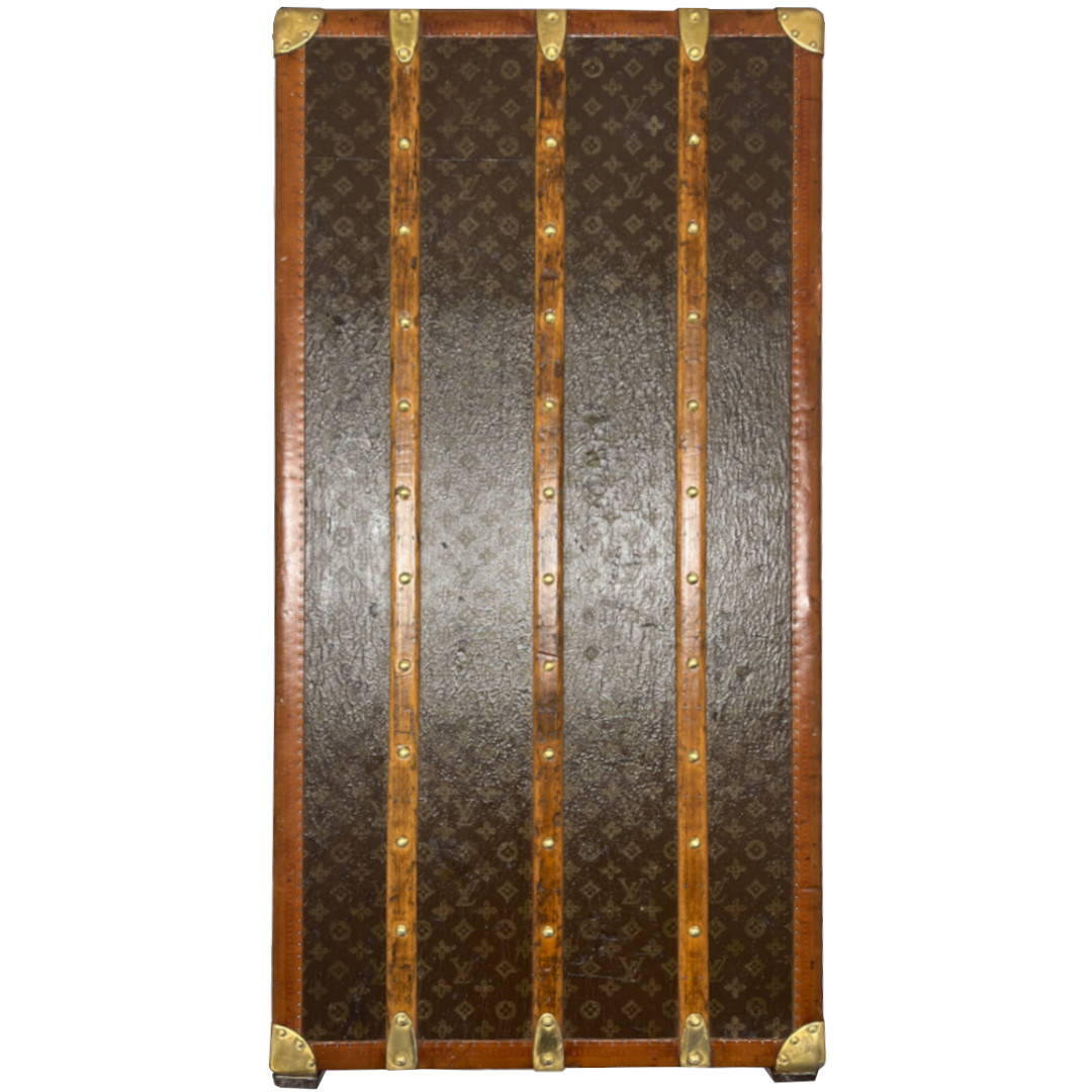48364-LV-Truhe-007 LOUIS VUITTON MALLE ARMOIRE SCHRANK-TRUHE AUS MONOGRAM CA. 1915-1920