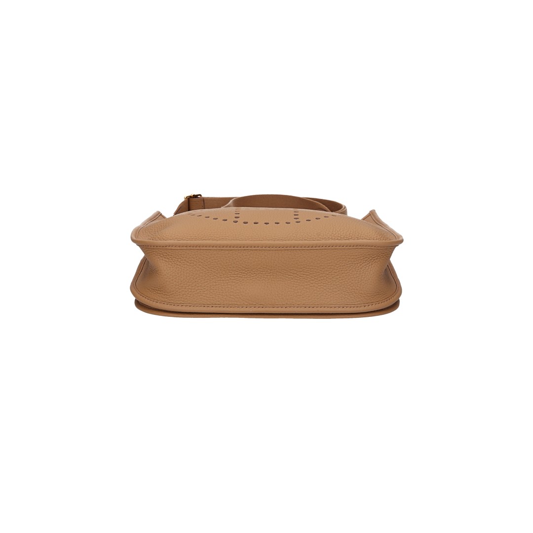 HERMÈS ÉVELYNE III 29 HANDTASCHE AUS TAURILLON CLEMENCE LEDER IN BISCUIT MIT GHW