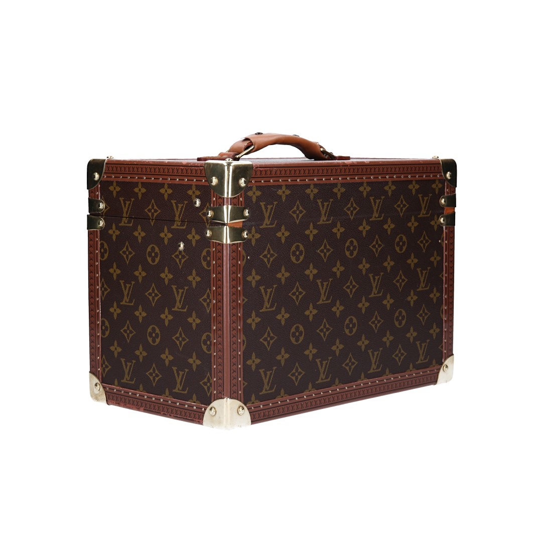 LOUIS VUITTON BOÎTE PHARMACIE VANITY-CASE AUS MONOGRAM CANVAS IN VUITTONITE (M21826)