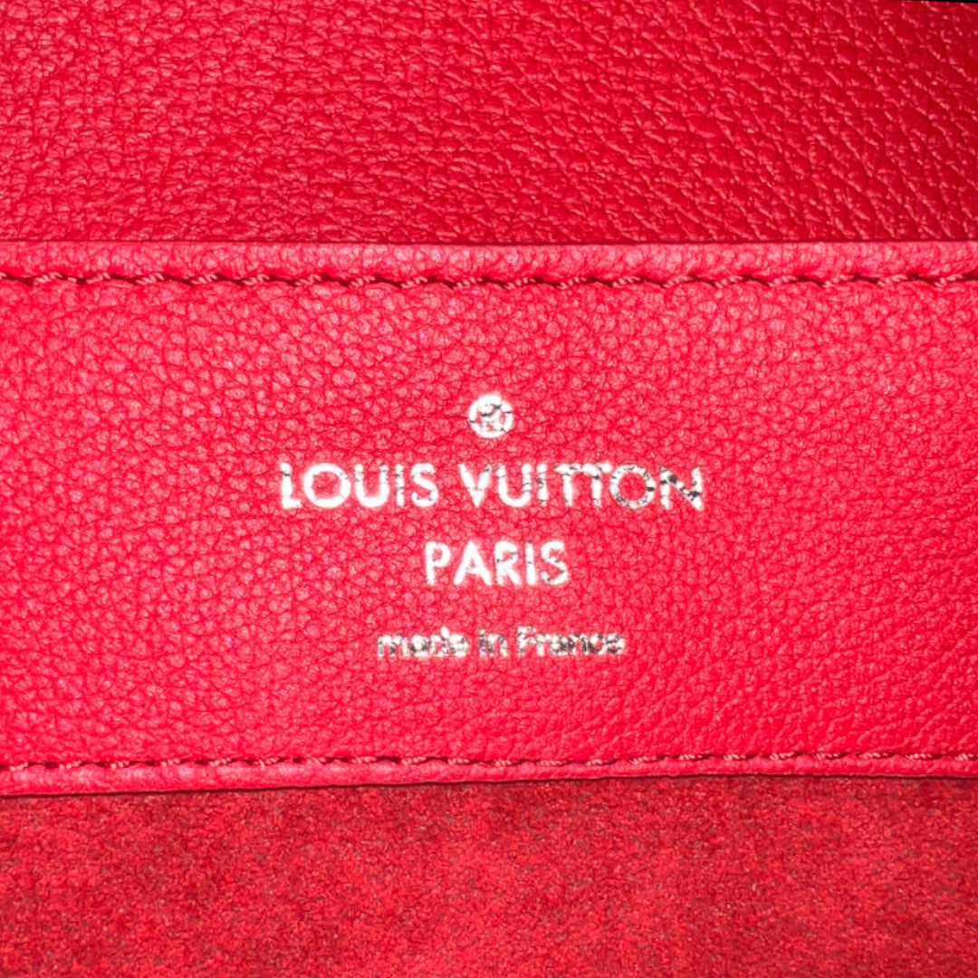 47568-Louis-Vuitton-Backpack_2D_0020 LOUIS VUITTON LOCKME BACKPACK RUCKSACK AUS TAURILLON LEDER IN RUBIS (M41814)