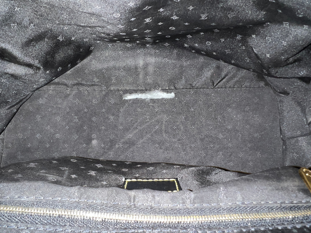 47930-Louis-Vuitton-Handatasche-Schwarz_2D_0014 LOUIS VUITTON L'INGENIEUX PM HANDTASCHE AUS SUHALI LEDER IN NOIR (M91805)