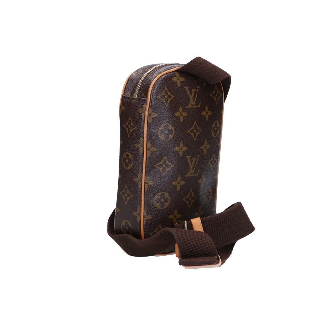 47269_Louis-Vuitton_Umh-ngetasche_Monogram_2D_0005