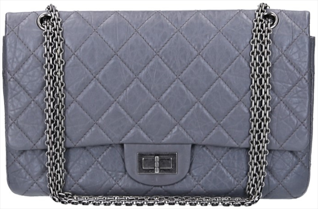 CHANEL 2.55 REISSUE DOUBLE FLAP HANDTASCHE (227) AUS KALBSLEDER IN GRAU (A37590)