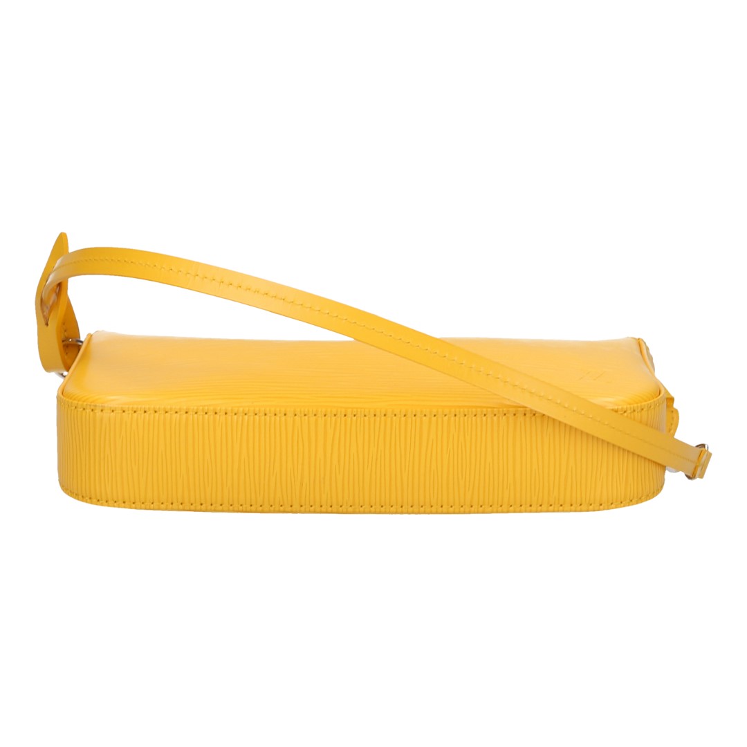 42042-Louis-Vuitton-Pochette-Epi-Leder_2D_0009 LOUIS VUITTON POCHETTE ACCESSOIRES NM CLUTCH AUS EPI LEDER IN MIMOSA
