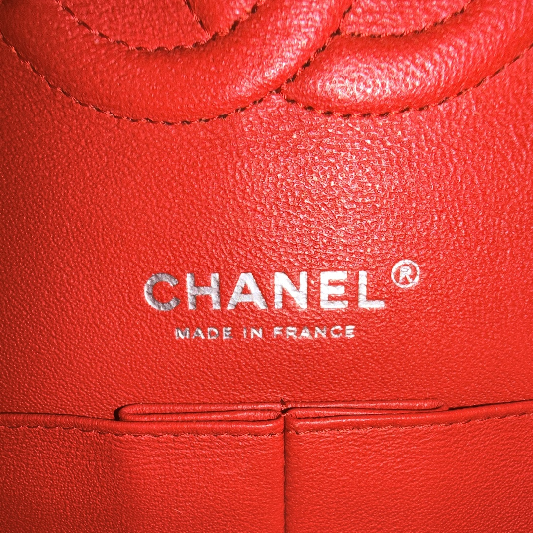 CHANEL TIMELESS DOUBLE FLAP HANDTASCHE (MEDIUM) AUS LACKLEDER IN SCHWARZ/ROT MIT SHW (A01112)