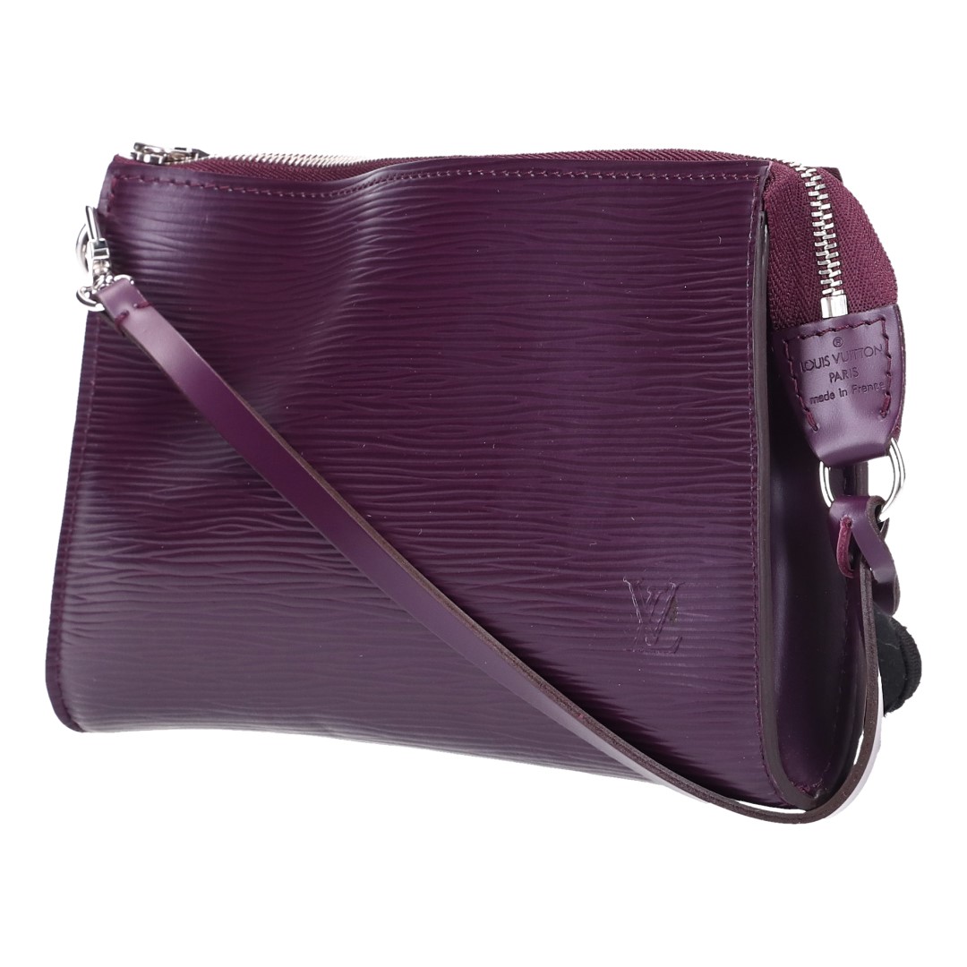 44332-Louis-Vuitton-Pochette-Epi_2D_0002 LOUIS VUITTON POCHETTE ACCESSOIRES CLUTCH AUS EPI LEDER IN CASSIS (M5298K)