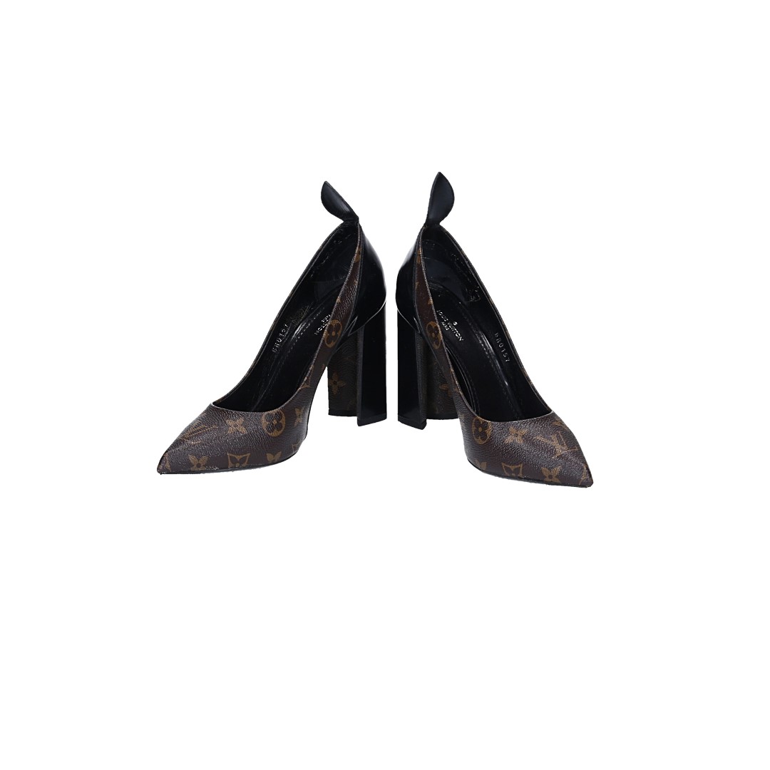 48562-LouisVuitton-Schuhe-Monogram_2D_0009 LOUIS VUITTON PUMPS AUS KALBS-LACKLEDER UND MONOGRAM CANVAS IT37
