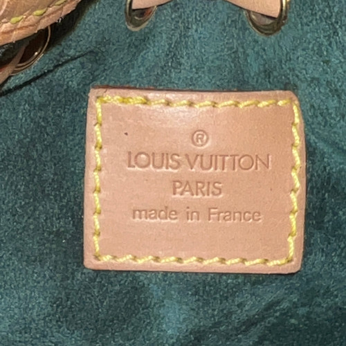 44698-Louis-Vuitton-Etui_2D_0018