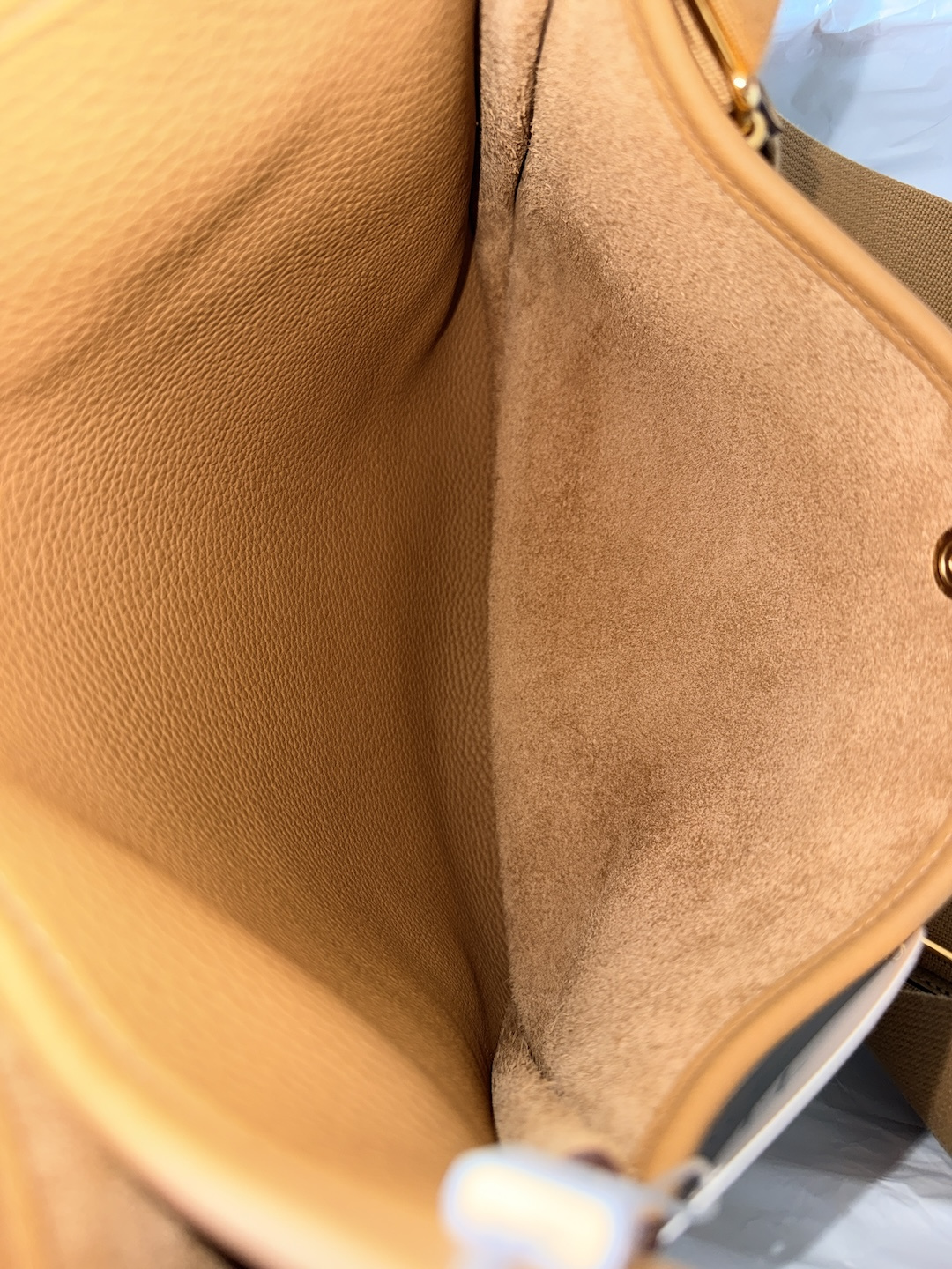 HERMÈS ÉVELYNE III 29 HANDTASCHE AUS TAURILLON CLEMENCE LEDER IN BISCUIT MIT GHW