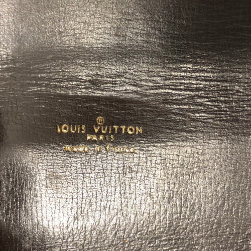 33906-Louis-Vuitton-Umh-ngetasche_2D_0018 LOUIS VUITTON SAINT CLOUD UMHÄNGETASCHE AUS NEUGUINEA KROKODIL IN MARRON BRAUN