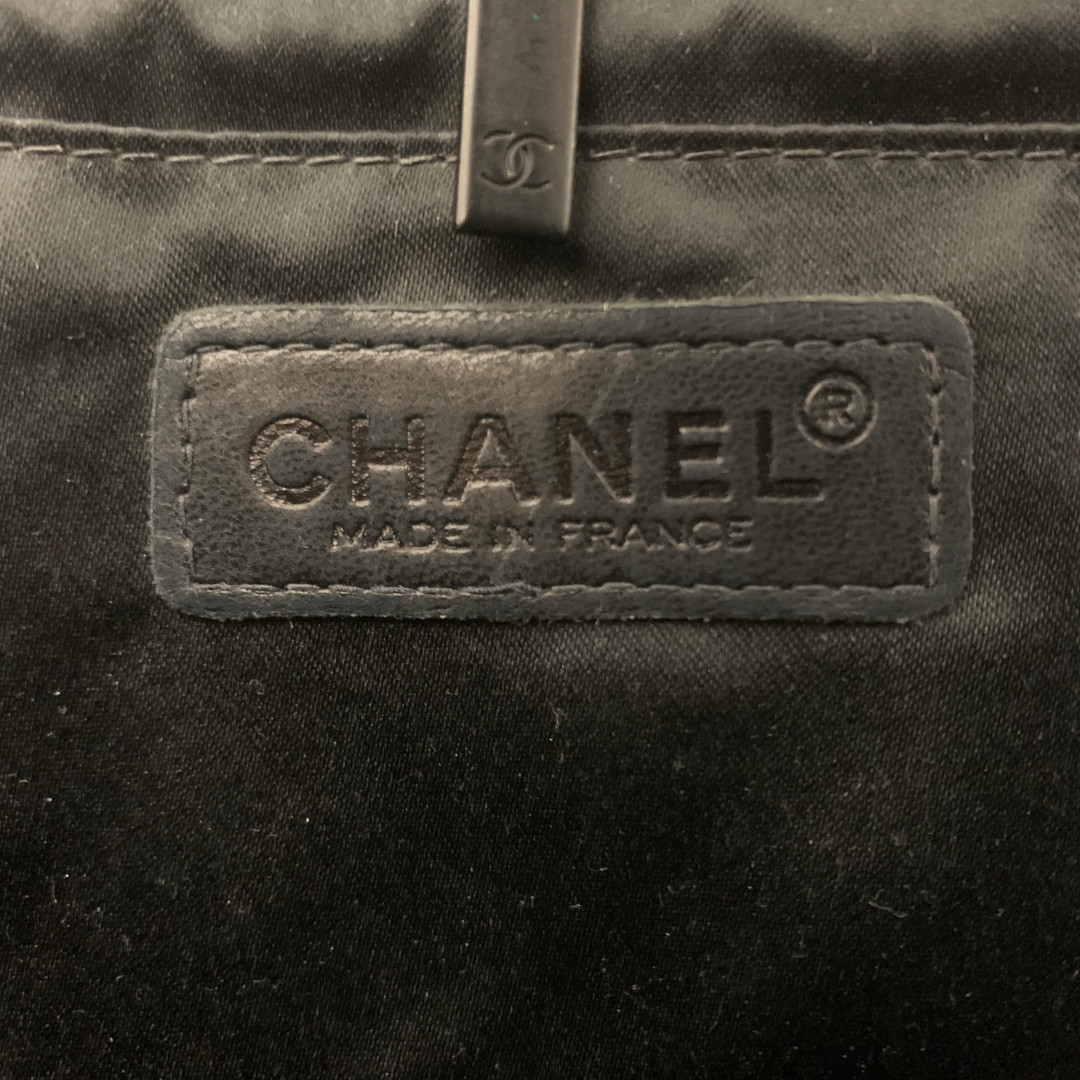 CHANEL TIMELESS FLAP HANDTASCHE (MEDIUM) AUS NEW TRAVEL LINE NYLON