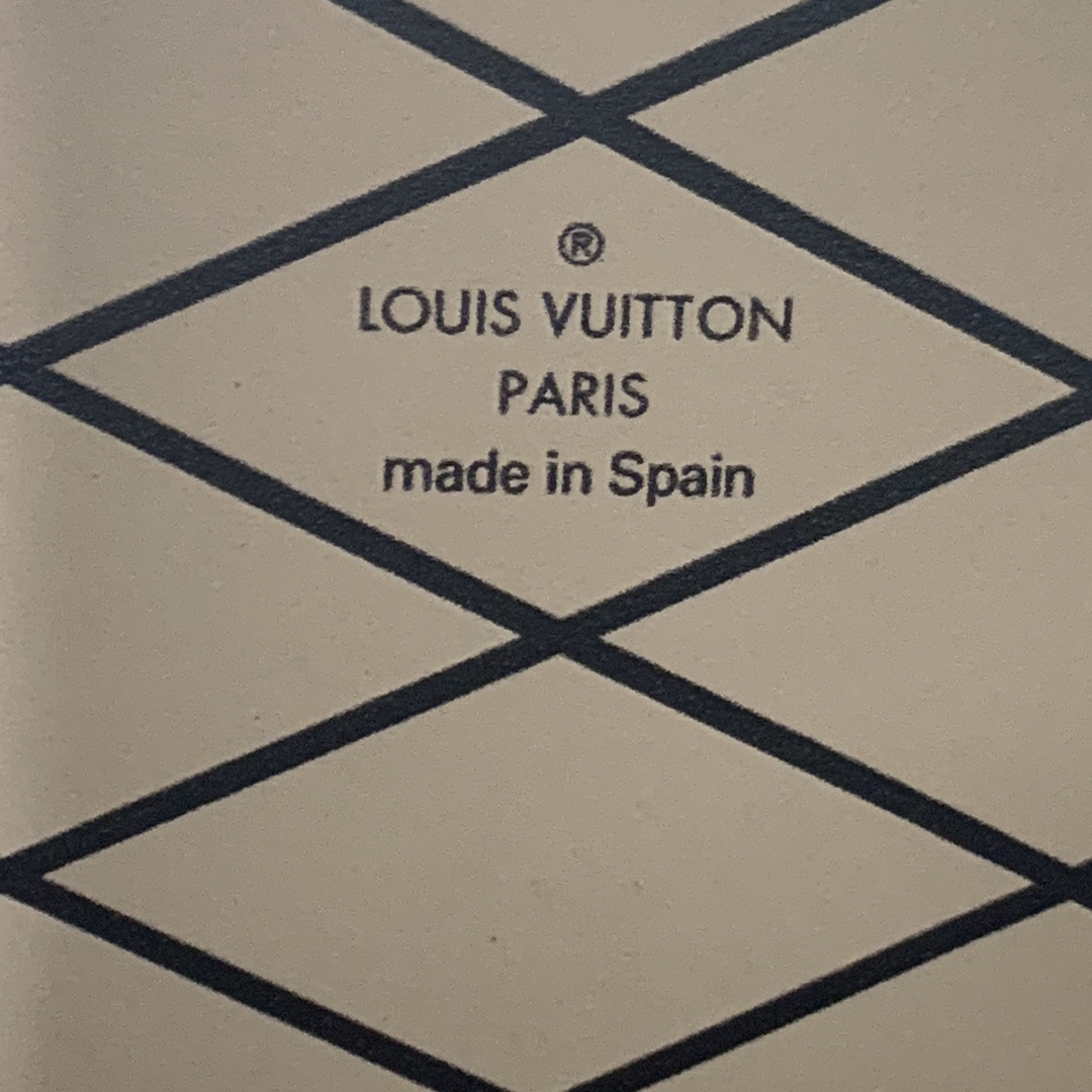 LOUIS VUITTON MINI BOÎTE CHAPEAU HANDTASCHE AUS EPI LEDER IN ROSE BALLERINE (R96000)