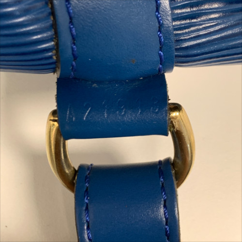 LOUIS VUITTON NOÉ PETIT MODEL SCHULTERTASCHE AUS EPI LEDER IN TOLEDO BLAU (M44105)