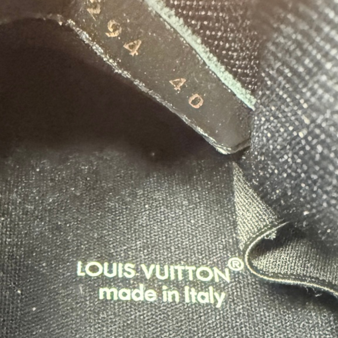 LOUIS VUITTON SNEAKER SCHUHE 'LV TRAINER MAXI' AUS KALBSLEDER UND MONOGRAM DENIM IN SCHWARZ GR. 40 (1AGZBP)