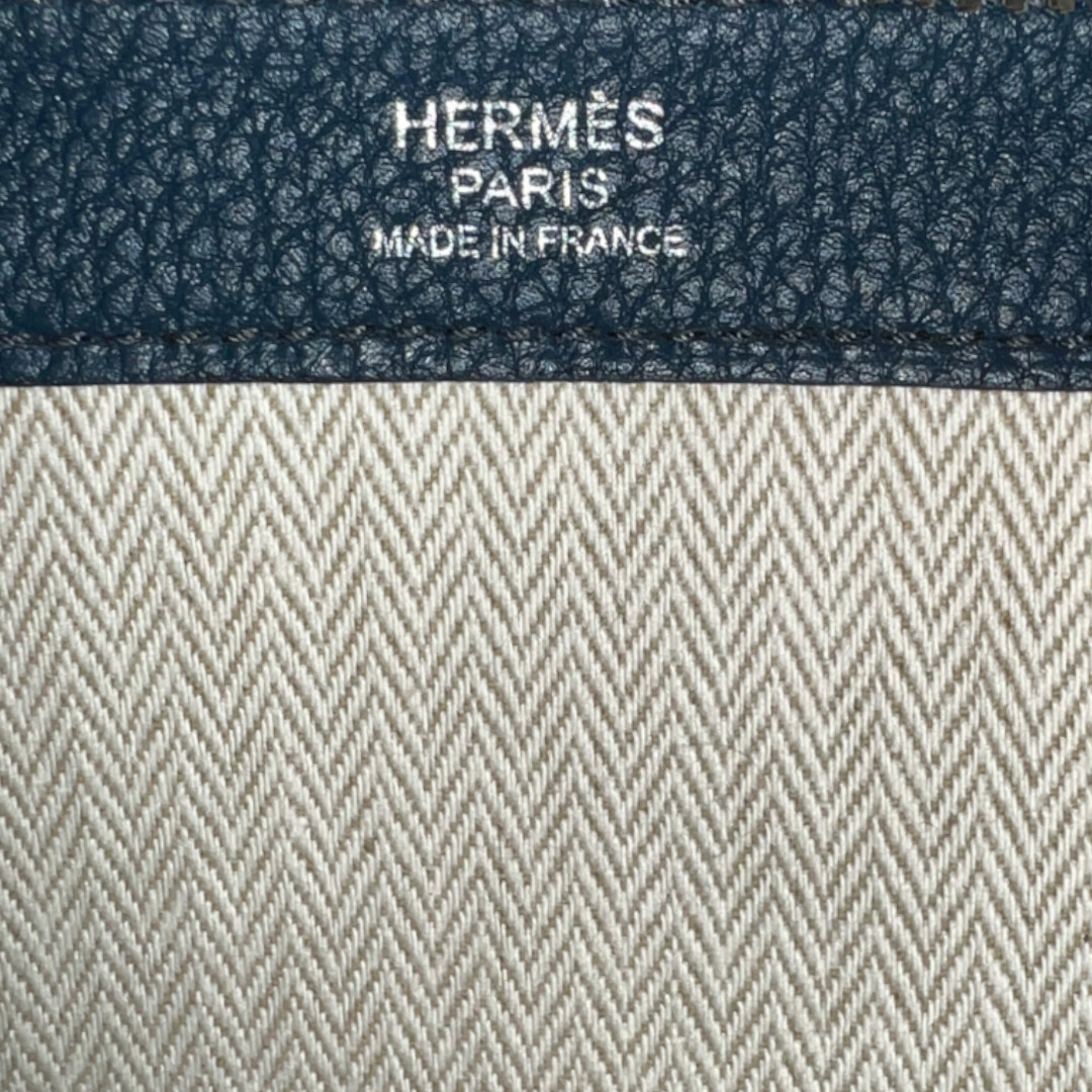 HERMÈS POCHETTE ZIP TABLET 'ENDLESS ROAD' AUS VEAU TOGO & SWIFT IN BLEU DE PRUSSE & ELECTRIQUE