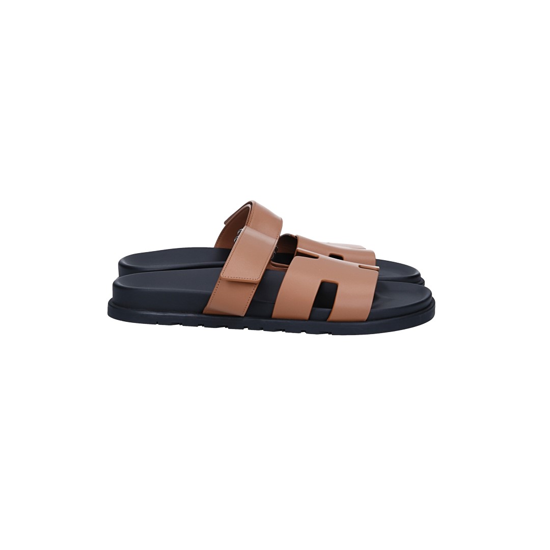 HERMÈS SANDALE 'CHYPRE' AUS KALBSLEDER IN NATUREL IN GR. 44,5