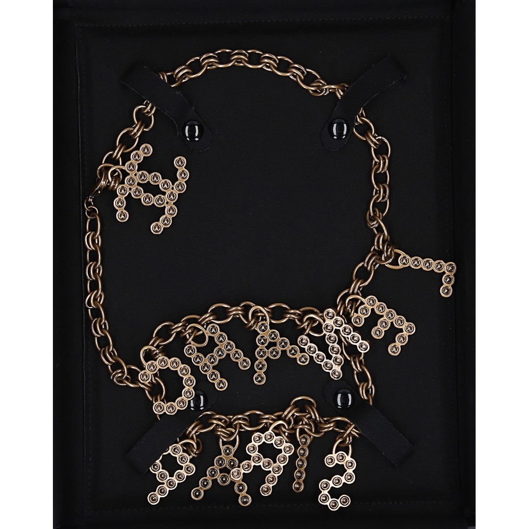 48295-Chanel-Halskette_2D_0002 CHANEL HALSKETTE AUS ALTGOLDFARBENEM METALL MIT STRASS BESETZT