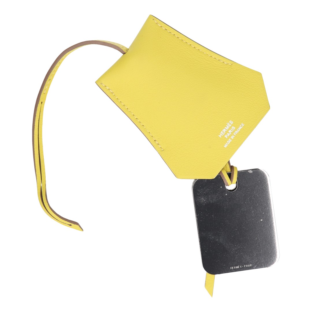 37918-Hermes-Schl-sselglocke_2D_0003 HERMES ANHÄNGER MIT TASCHENSPIEGEL 'NARCISSE' AUS VEAU SWIFT IN LIME