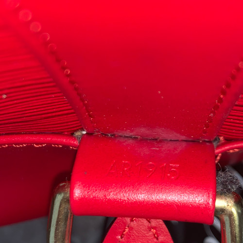 LOUIS VUITTON RANDONNÉE PETIT SCHULTERTASCHE AUS EPI LEDER IN CASTILLIAN ROT