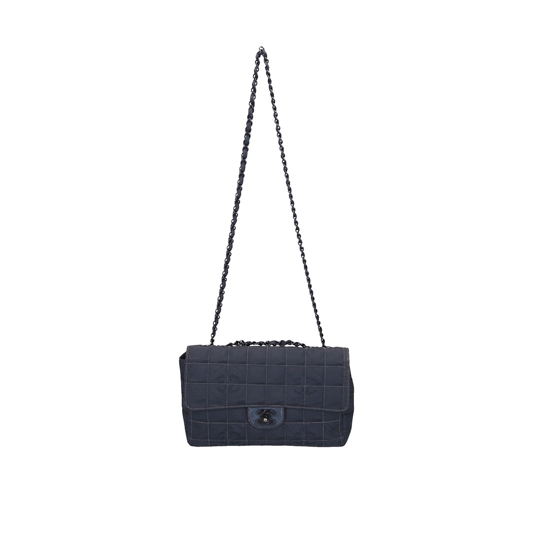 CHANEL TIMELESS FLAP HANDTASCHE (MEDIUM) AUS NEW TRAVEL LINE NYLON