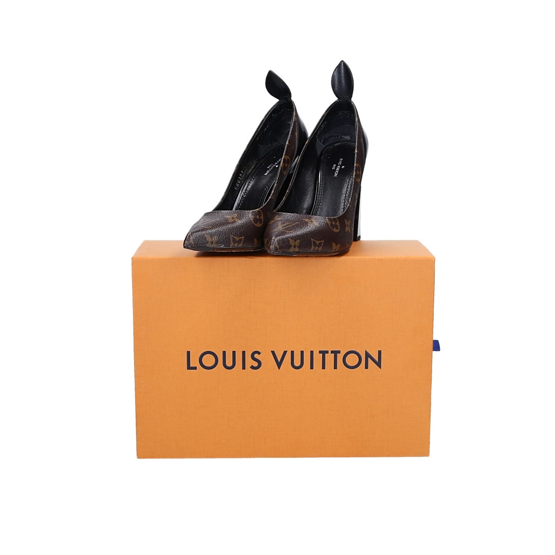 48562-LouisVuitton-Schuhe-Monogram_2D_0011 LOUIS VUITTON PUMPS AUS KALBS-LACKLEDER UND MONOGRAM CANVAS IT37