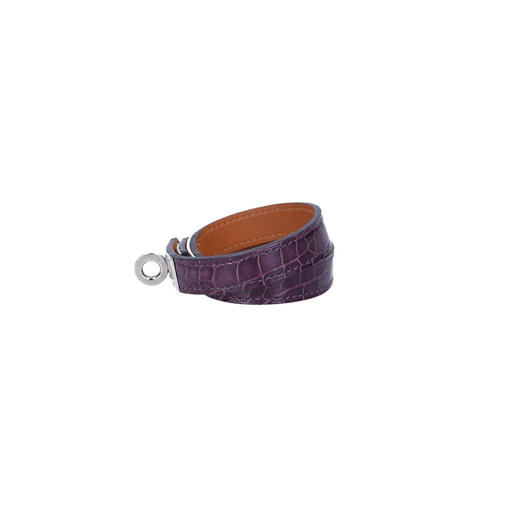 HERMÈS ARMBAND 'KELLY DOUBLE TOUR' AUS ALLIGATOR MISSISSIPPIENSIS LEDER IN AMETYST MIT PHW GR. T2/S