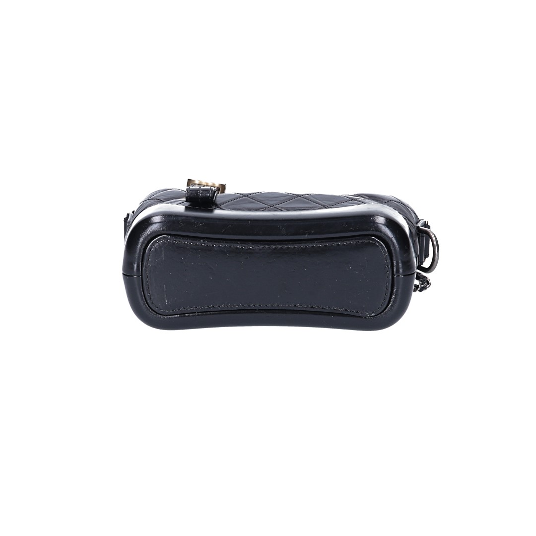 CHANEL GABRIELLE (SMALL) HANDTASCHE KALBSLEDER IN SCHWARZ (A91810)