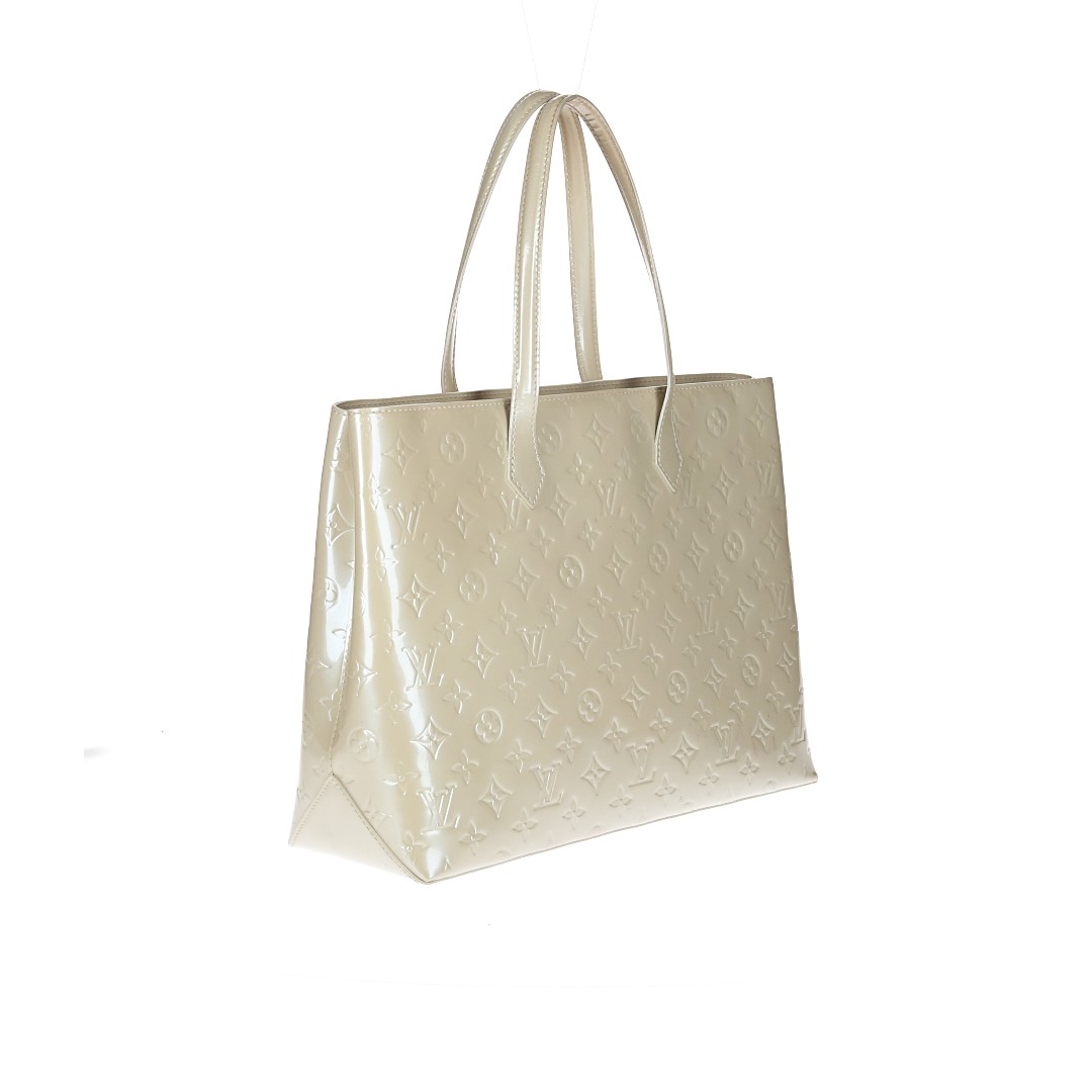 LOUIS VUITTON WILSHIRE MM SCHULTERTASCHE AUS MONOGRAM VERNIS LEDER