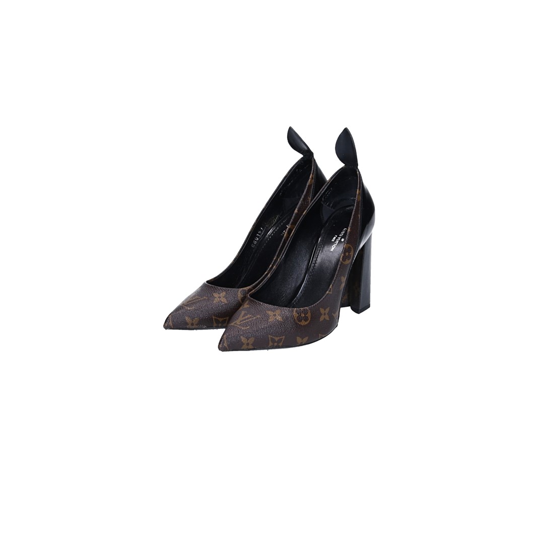 48562-LouisVuitton-Schuhe-Monogram_2D_0002 LOUIS VUITTON PUMPS AUS KALBS-LACKLEDER UND MONOGRAM CANVAS IT37