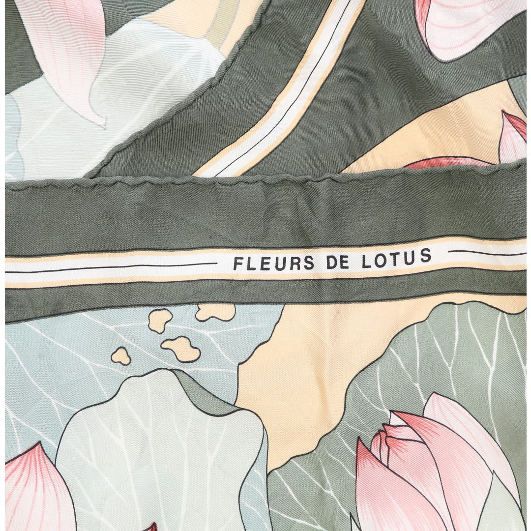 HERMÈS SEIDENTUCH 90 x 90 CM CARRÉ MOTIV 'FLEURS DE LOTUS' VON CHRISTIANE VAUZELLES