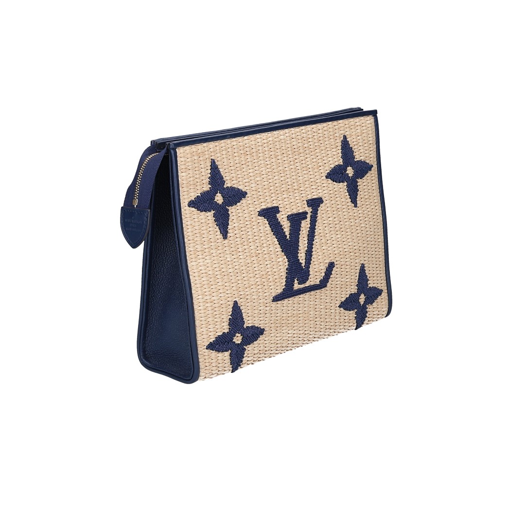 LOUIS VUITTON POCHE TOILETTE 26 CLUTCH AUS MONOGRAM RAFFIA IN BLEU (M80352)