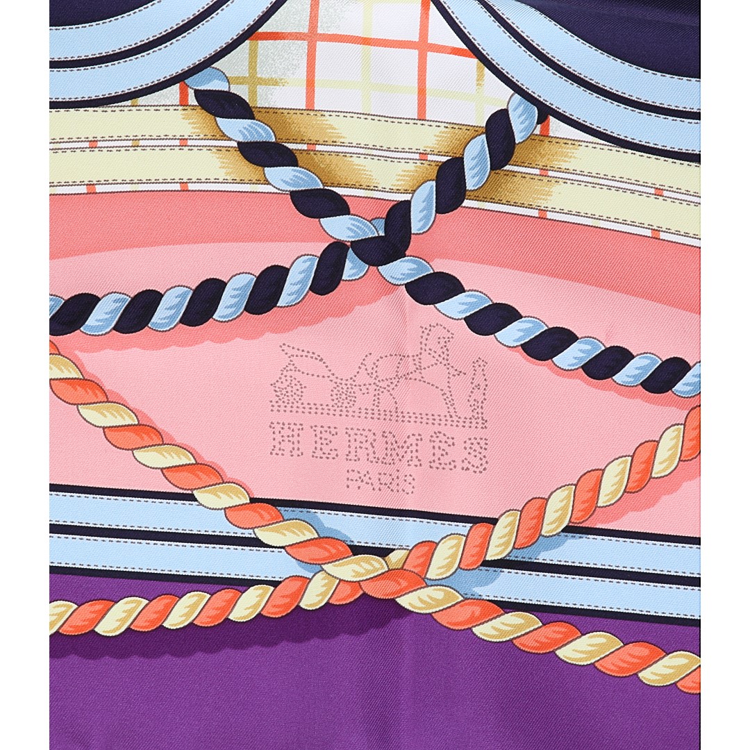 46170-Hermes-Tuch-GrandeTenue_2D_0004 HERMÈS SEIDENTUCH 90 x 90 CM CARRÉ MOTIV 'GRANDE TENUE' VON HENRI D'ORIGNY