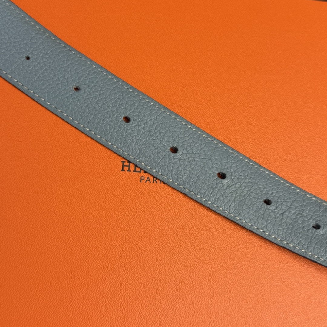 Hermès reversible belt 24 mm made of leather size 100 in blue