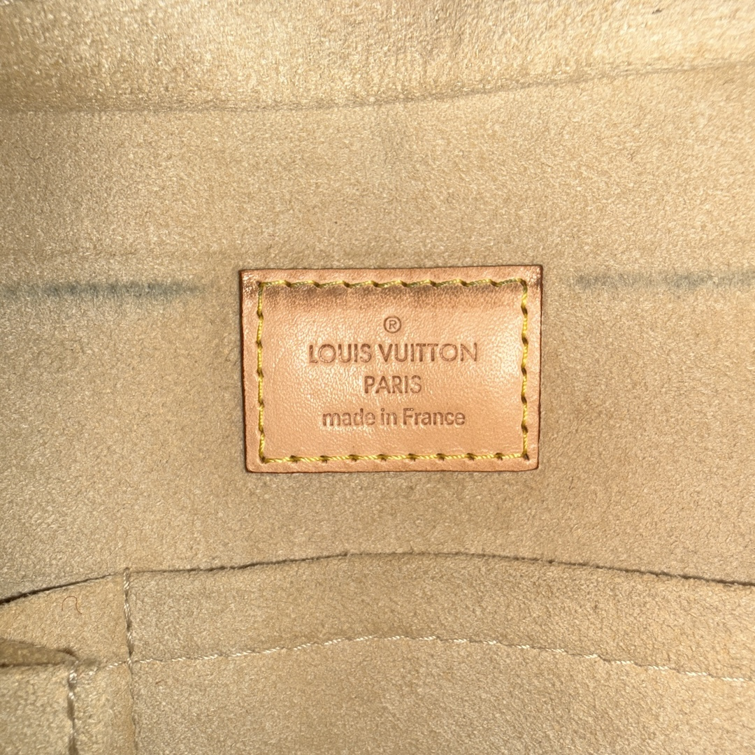LOUIS VUITTON HUDSON GM HANDTASCHE AUS MONOGRAM CANVAS (M40045)