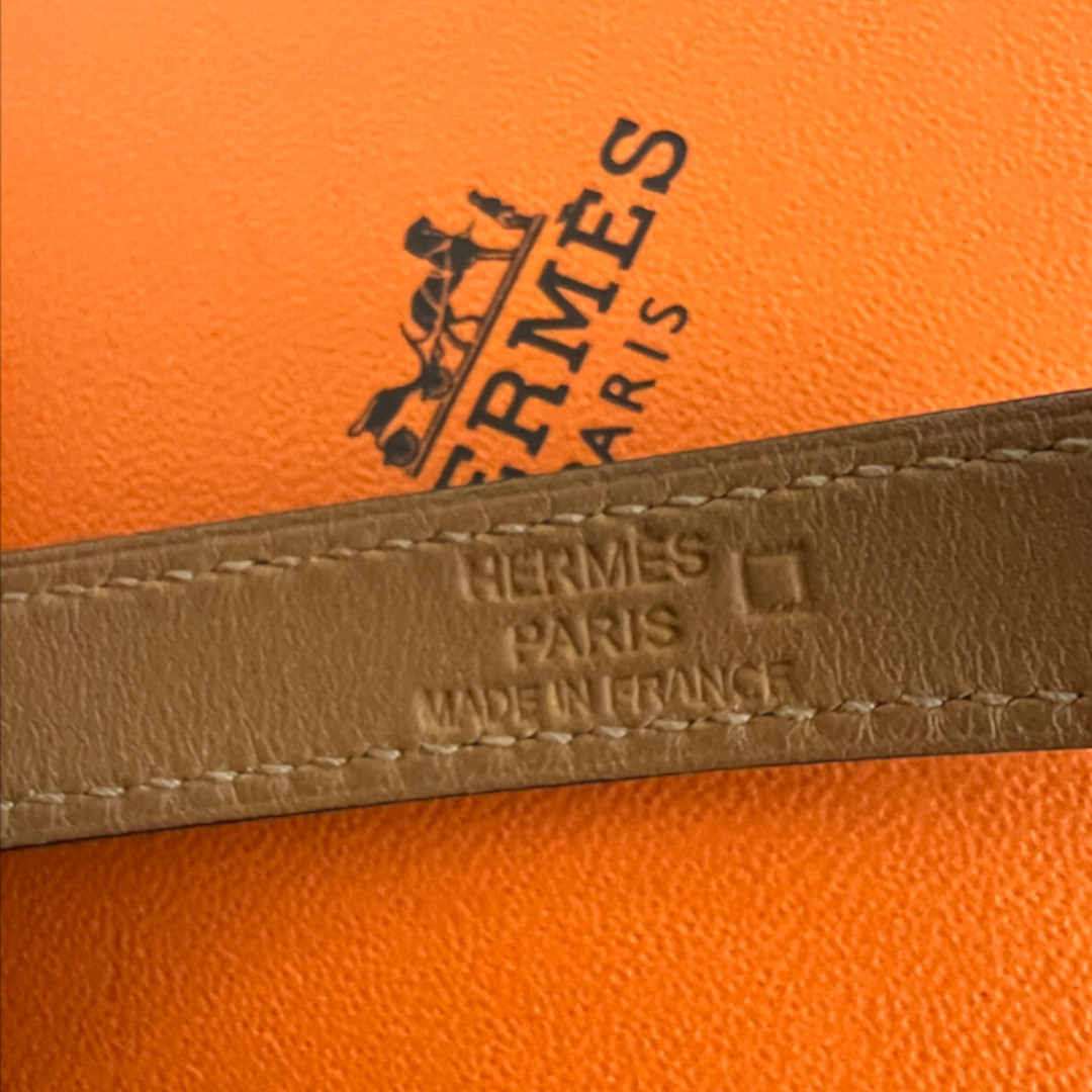 HERMÈS ARMBAND 'KELLY DOUBLE TOUR' AUS ALLIGATOR MISSISSIPPIENSIS LEDER IN AMETYST MIT PHW GR. T2/S