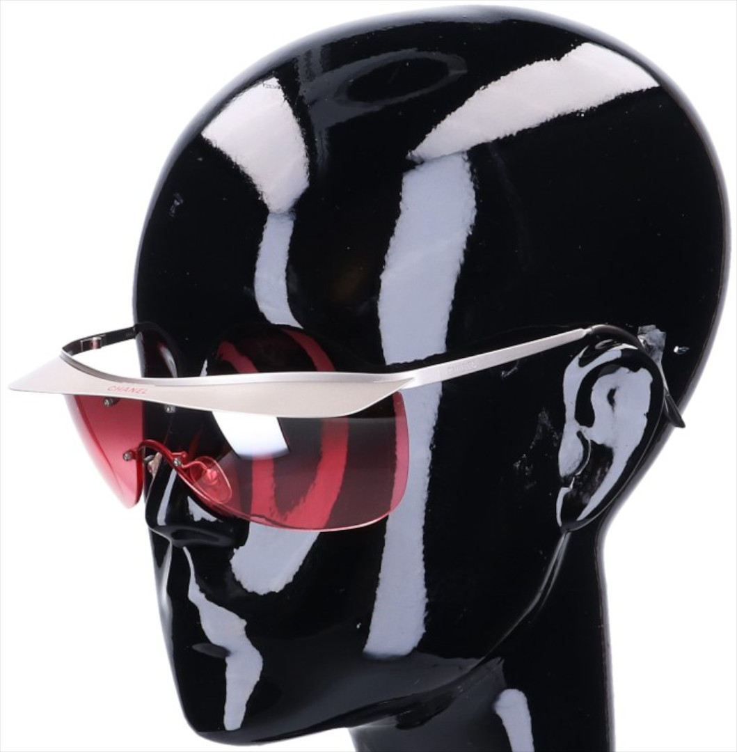 43605-Chanel-Sonnenbrille_2D_0012 CHANEL SONNENBRILLE '19136' AUS SILBERGRAUFARBENEM METALL