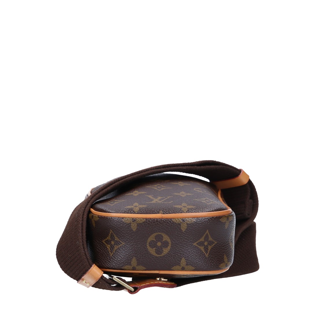47269_Louis-Vuitton_Umh-ngetasche_Monogram_2D_0010