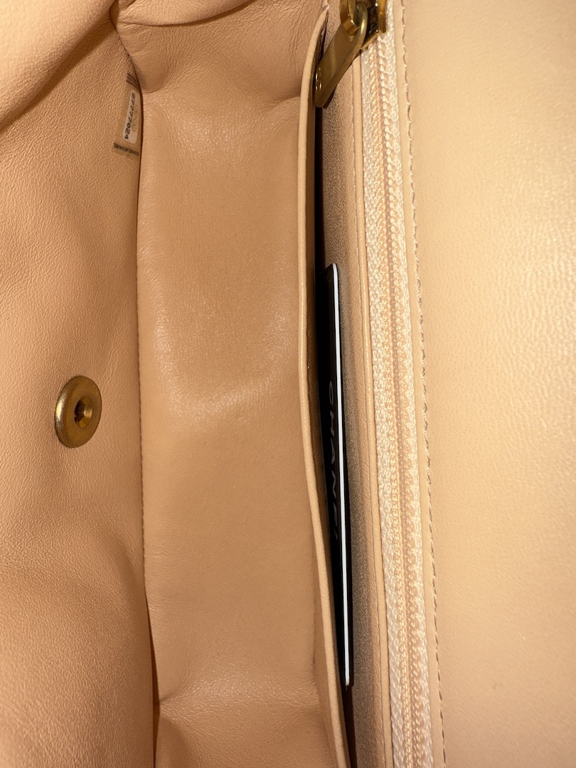CHANEL TIMELESS SINGLE FLAP HANDTASCHE (NEW MINI) AUS LAMMLEDER IN BEIGE MIT GHW (A69900)