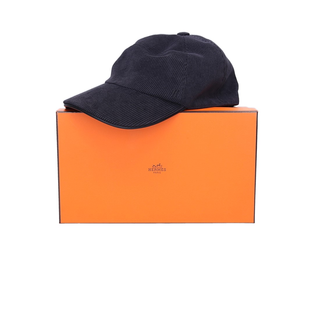HERMÈS CAP - 'MILES CDS' COTTON BASEBALL CAP IN ANTIQUE/BLACK SIZE 60